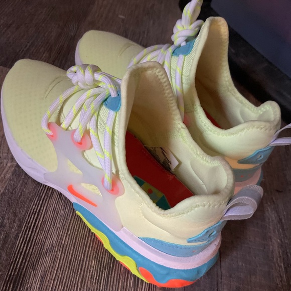 Nike Shoes - Nike presto